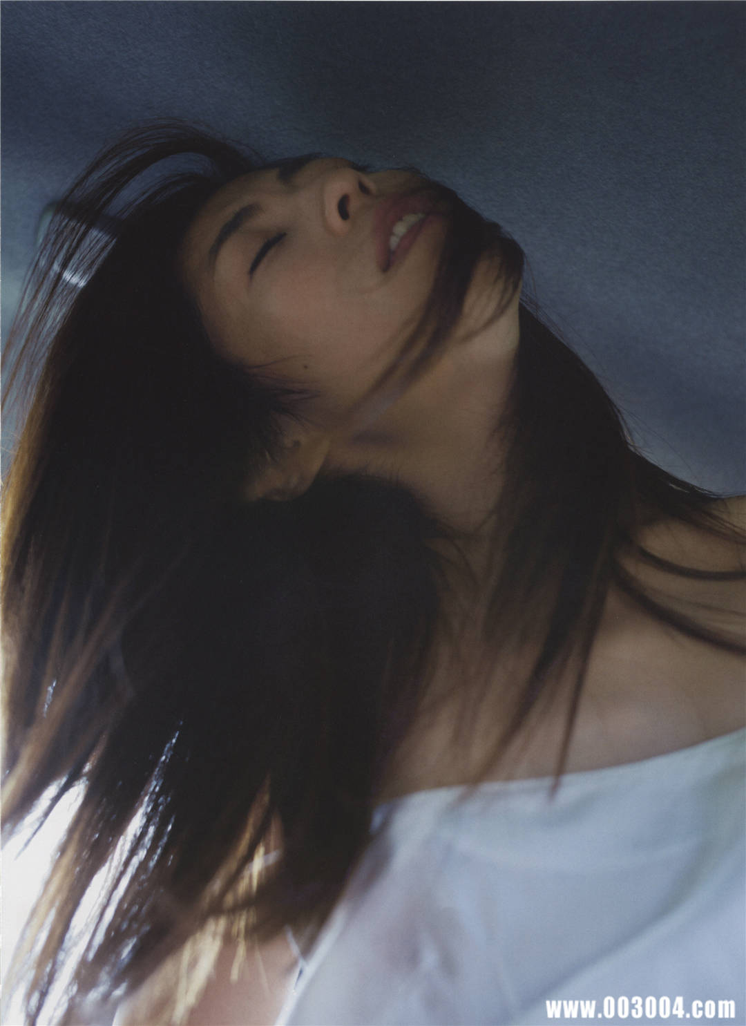 中村爱美 写真集 《Lyin Eyes》高清全本