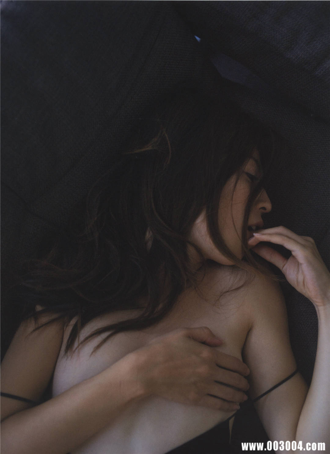 中村爱美 写真集 《Lyin Eyes》高清全本