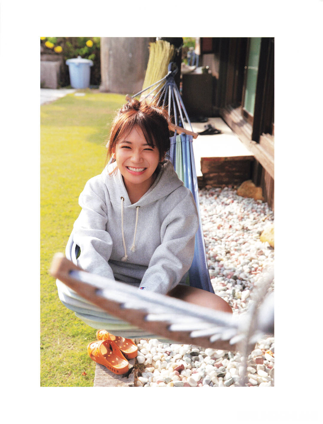 “性感”到了牙齿 | 秋元真夏2nd写真集《しあわせにしたい》