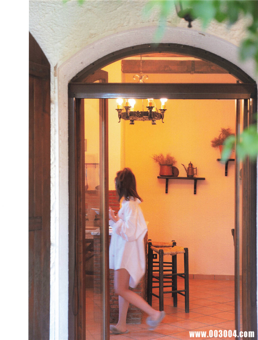 “性感”到了牙齿 | 秋元真夏2nd写真集《しあわせにしたい》