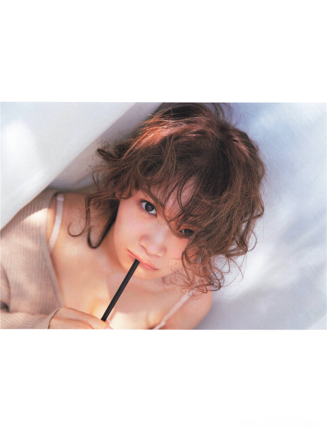 “性感”到了牙齿 | 秋元真夏2nd写真集《しあわせにしたい》