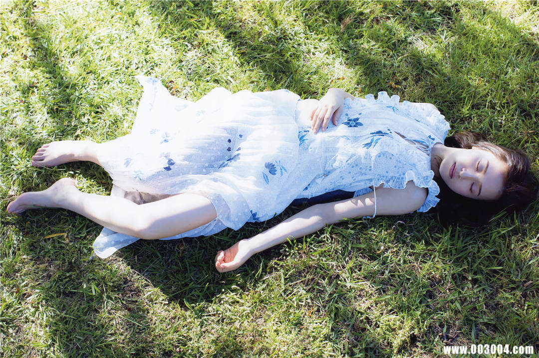 卫藤美彩写真集《話を聞こうか》高清全本