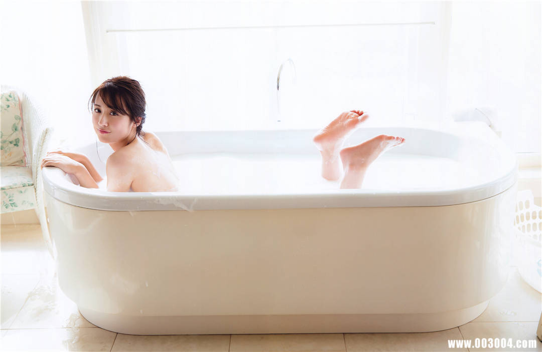 卫藤美彩写真集《話を聞こうか》高清全本