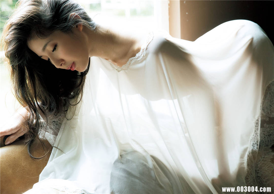 川崎绫1st写真集『触れてくれますか』高清全本