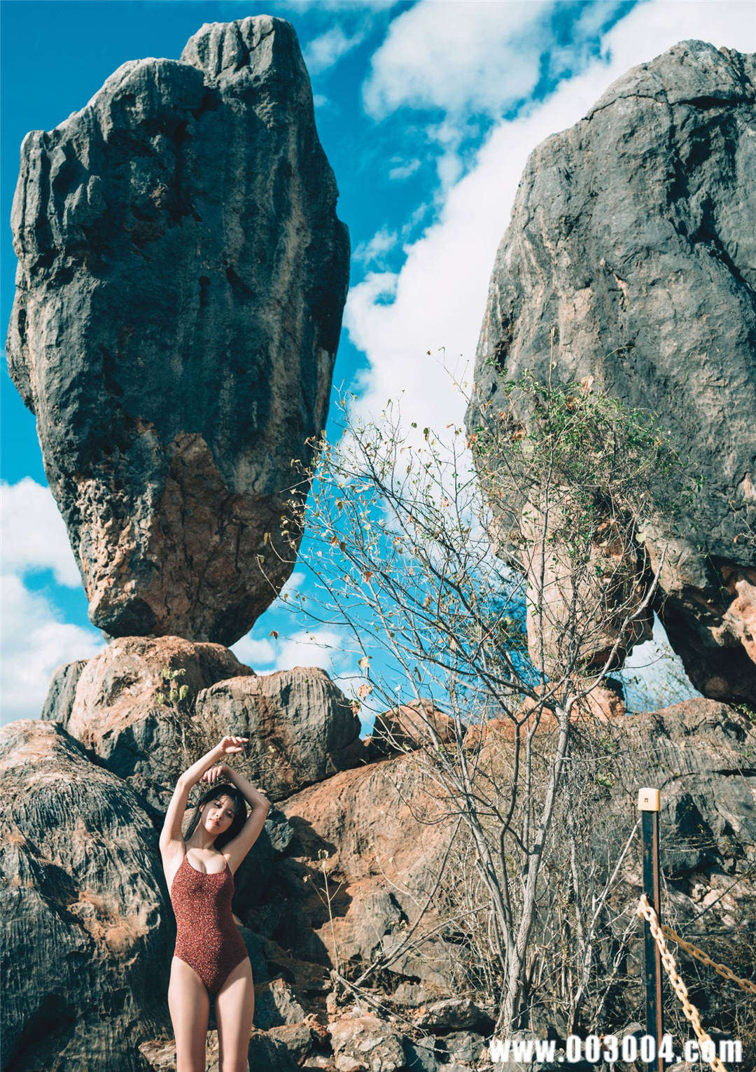 马场富美加首部旅行书《马场ふみか ばばたび》：沉浸在树熊的拥抱中！