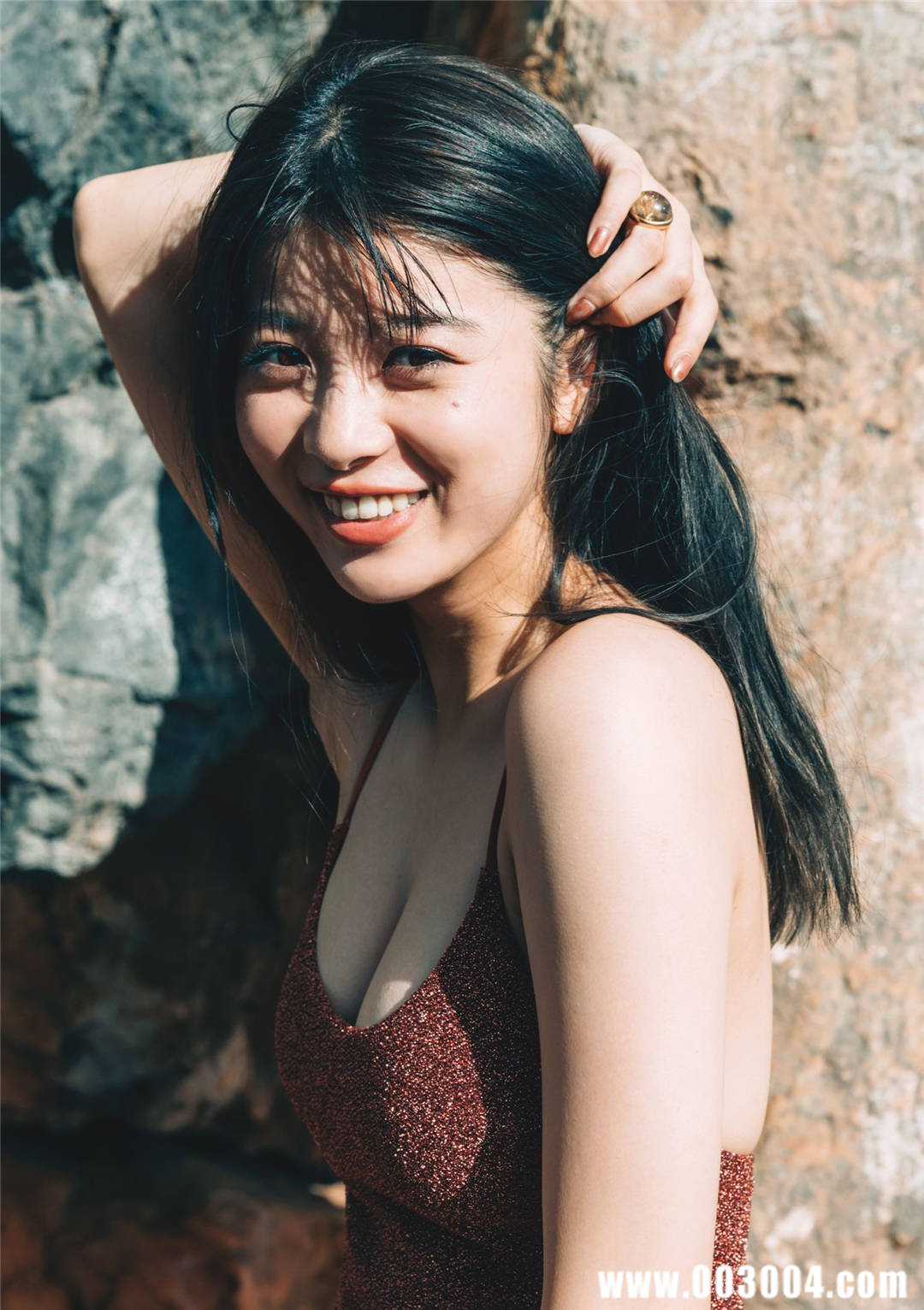 马场富美加首部旅行书《马场ふみか ばばたび》：沉浸在树熊的拥抱中！