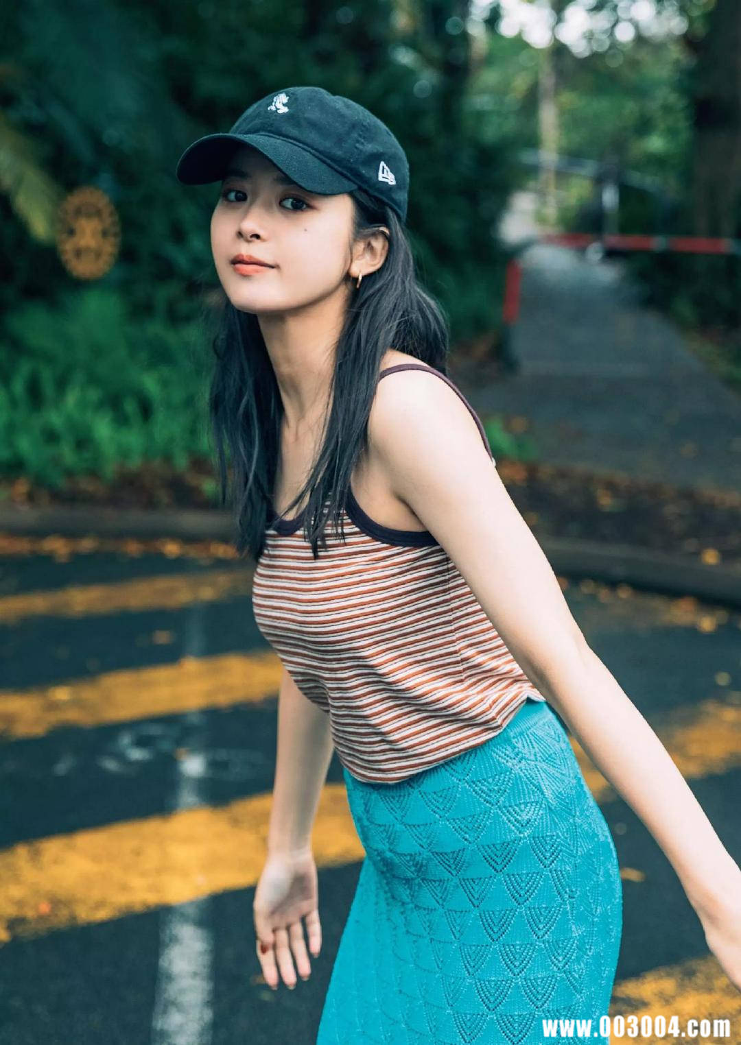 马场富美加首部旅行书《马场ふみか ばばたび》：沉浸在树熊的拥抱中！