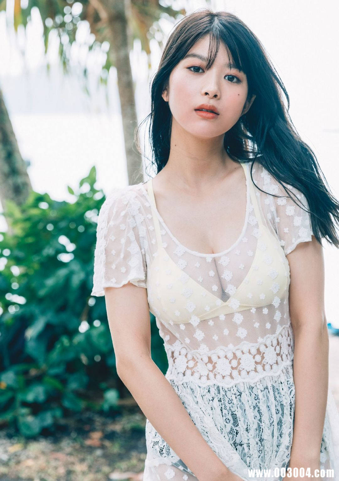 马场富美加首部旅行书《马场ふみか ばばたび》：沉浸在树熊的拥抱中！