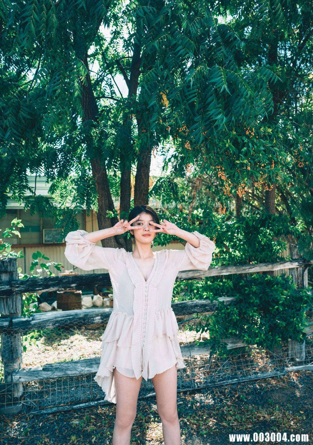 马场富美加首部旅行书《马场ふみか ばばたび》：沉浸在树熊的拥抱中！