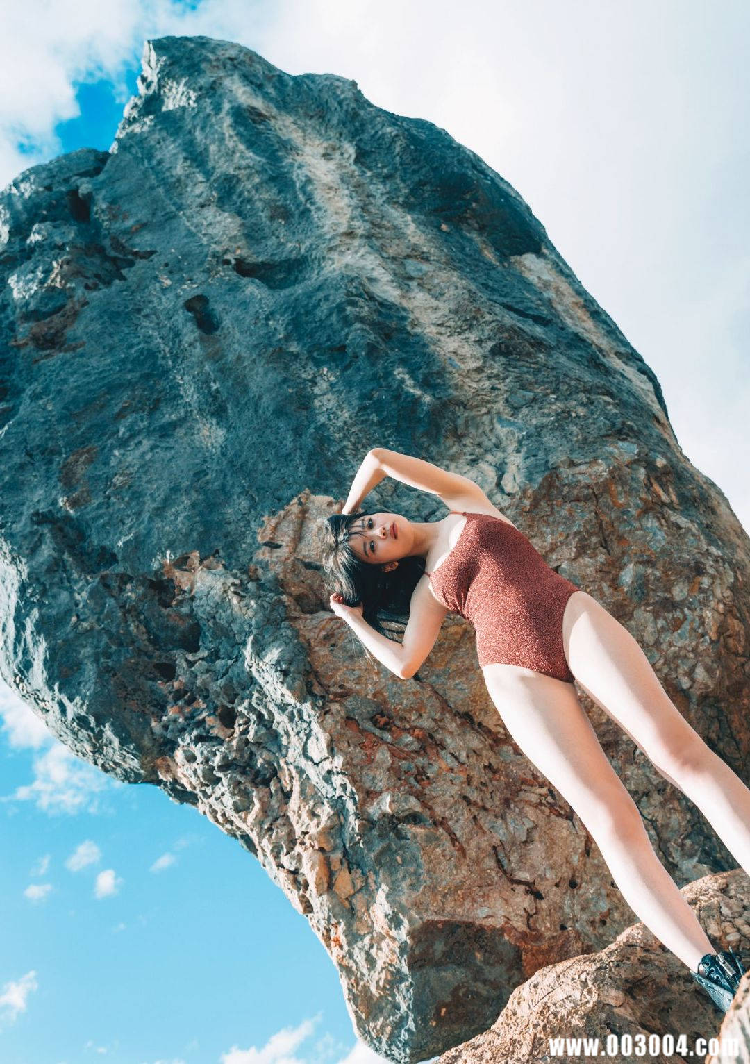 马场富美加首部旅行书《马场ふみか ばばたび》：沉浸在树熊的拥抱中！