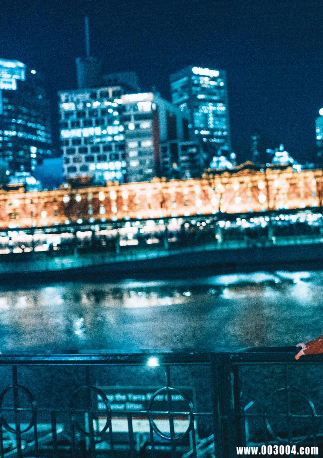 马场富美加首部旅行书《马场ふみか ばばたび》：沉浸在树熊的拥抱中！