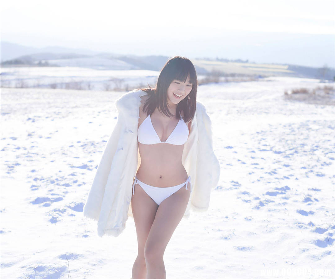 浅川梨奈写真集《忘れられない冬に》高清全本