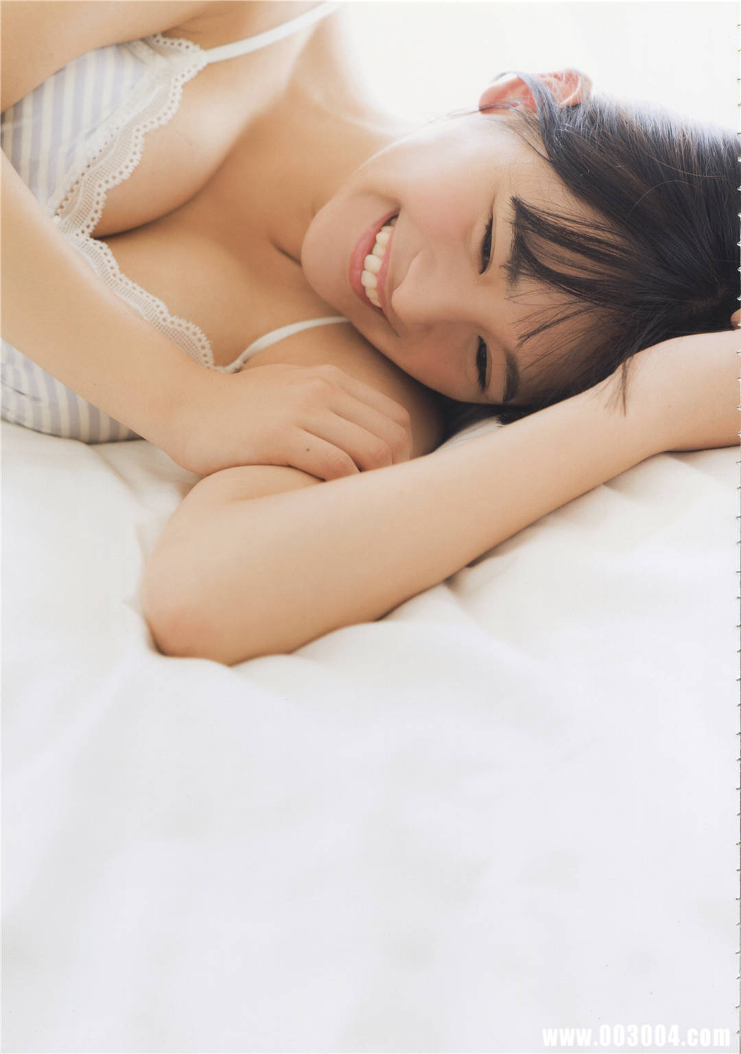 浅川梨奈1ST写真集《なないろ》高清全本