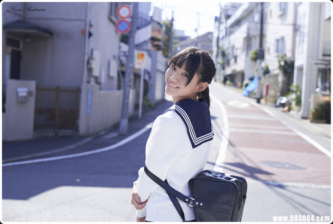 浅川梨奈写真集《スペシャルコンテンツ 目が合ったらもう離れられない》高清全本