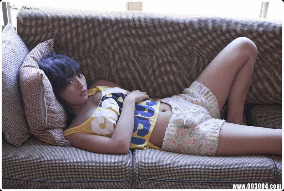 浅川梨奈写真集《スペシャルコンテンツ 目が合ったらもう離れられない》高清全本