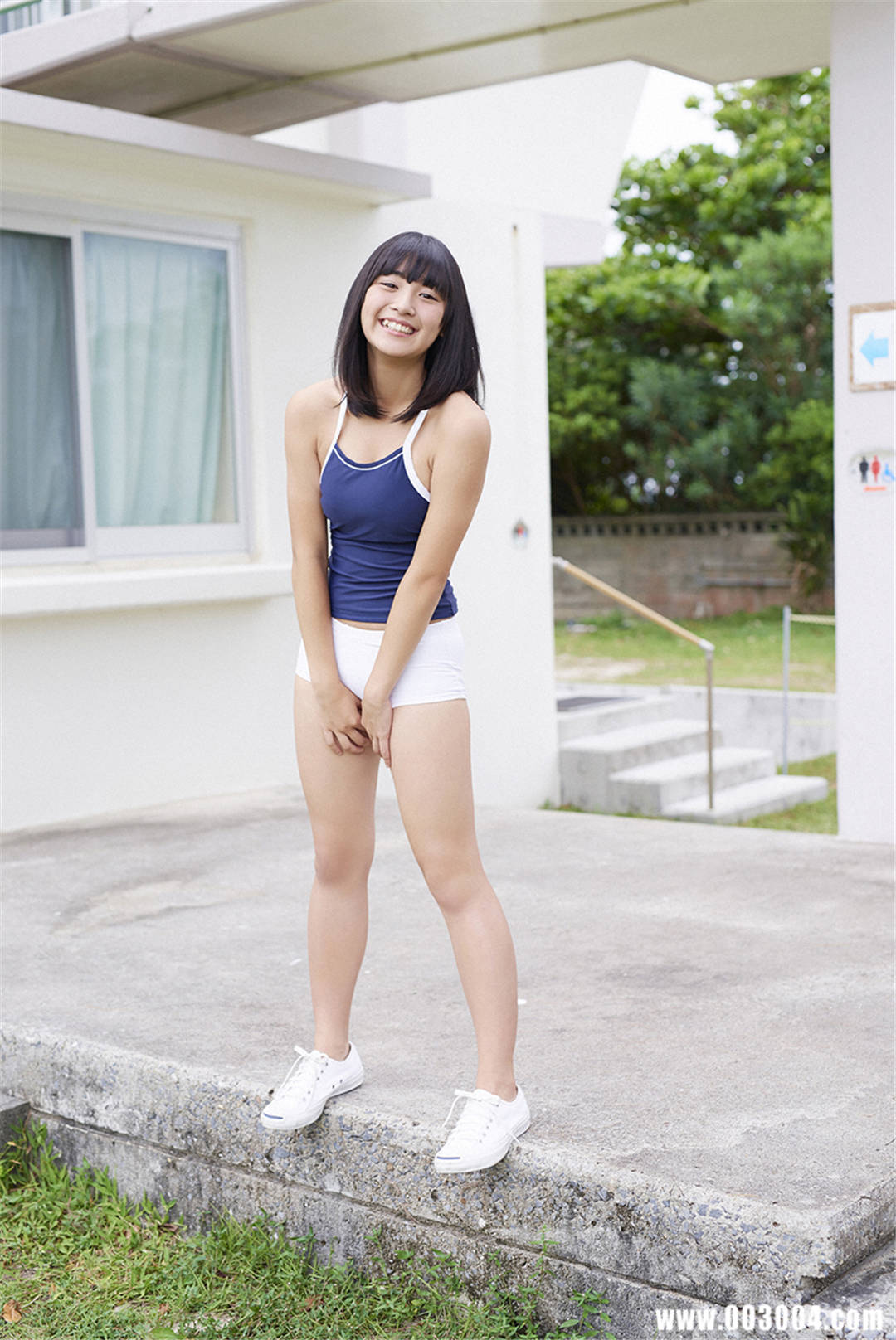 浅川梨奈写真集《スペシャルコンテンツ 目が合ったらもう離れられない》高清全本