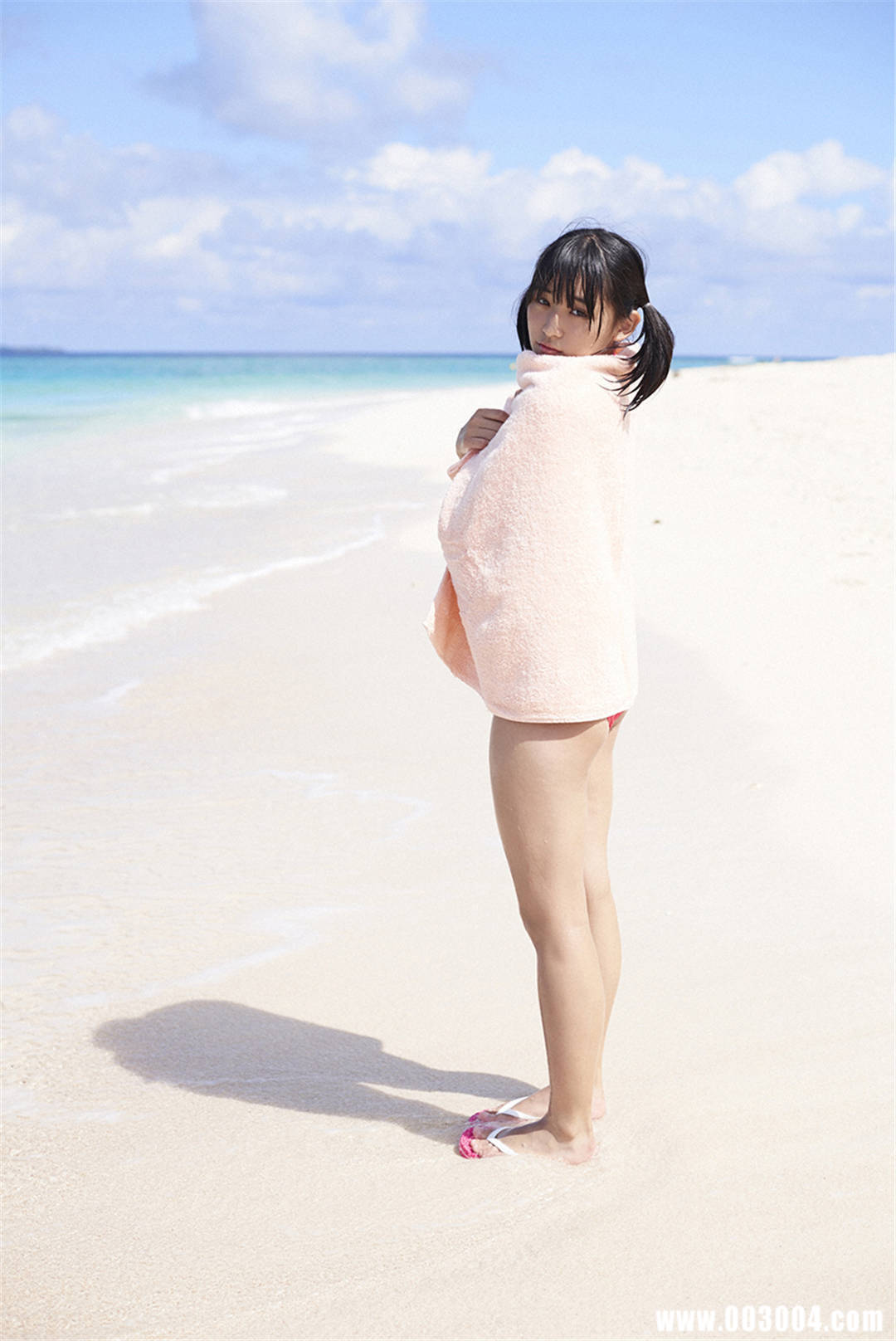 浅川梨奈写真集《スペシャルコンテンツ 目が合ったらもう離れられない》高清全本