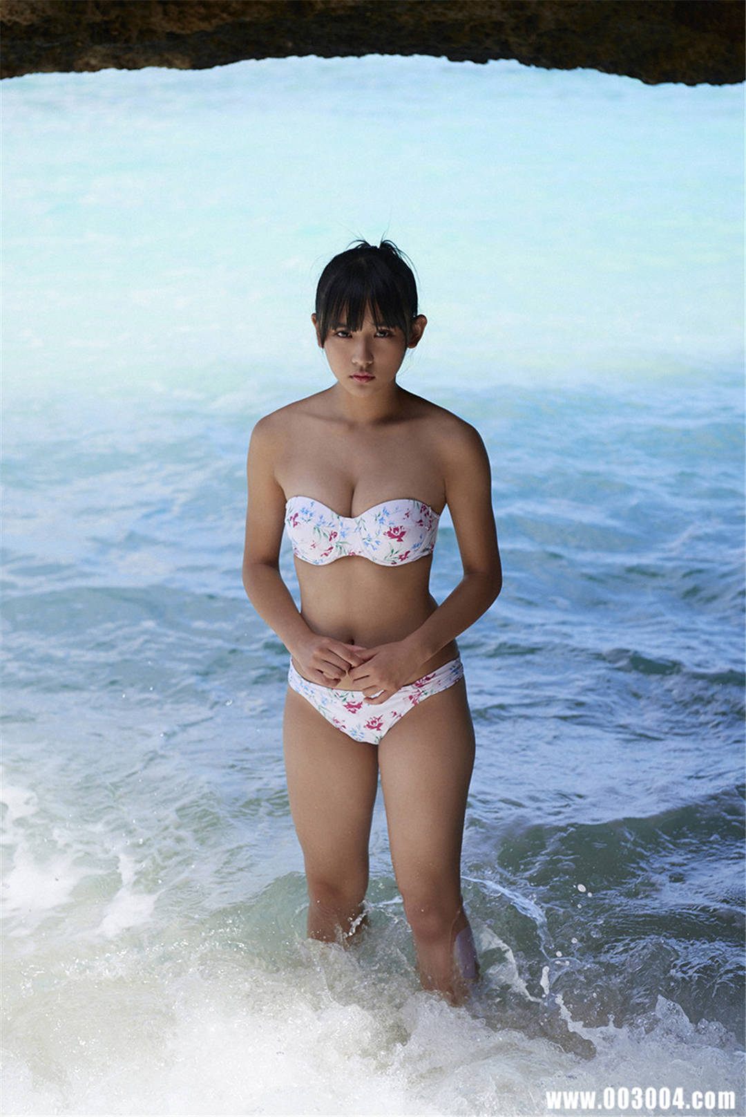 浅川梨奈写真集《スペシャルコンテンツ 目が合ったらもう離れられない》高清全本