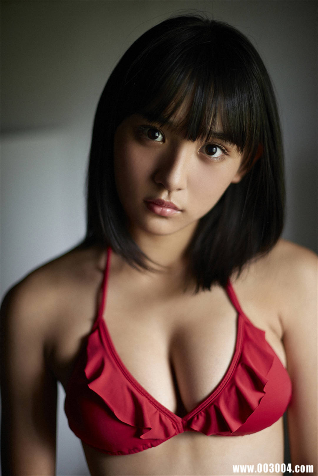 浅川梨奈写真集《スペシャルコンテンツ 目が合ったらもう離れられない》高清全本