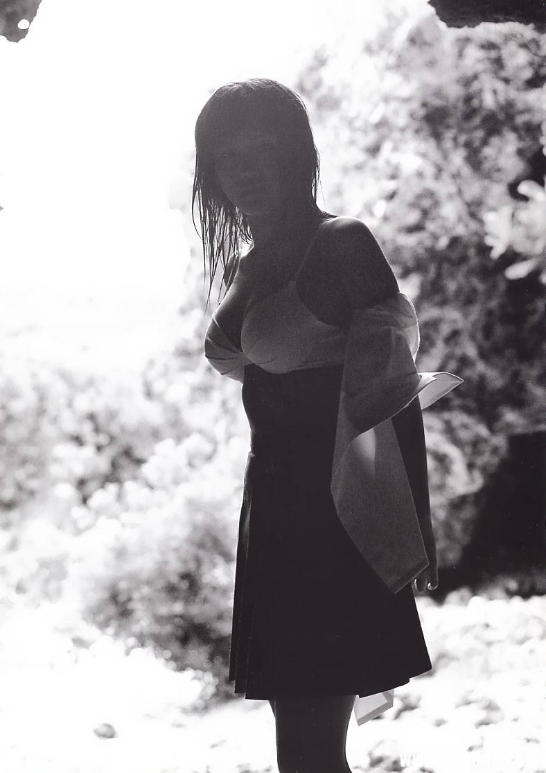 绫濑遥写真集《ひと夏…。》高清全本