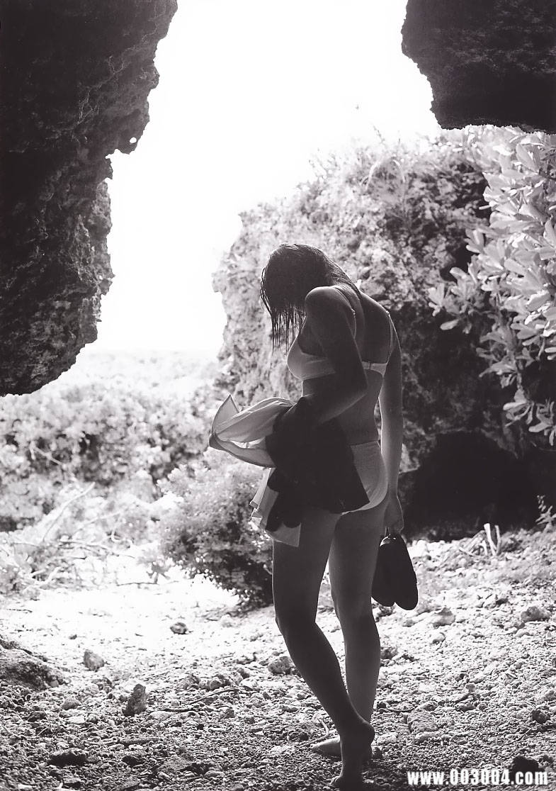 绫濑遥写真集《ひと夏…。》高清全本