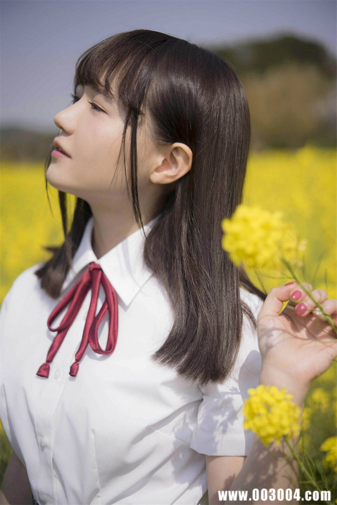 尾崎由香写真集《 ぼくは ただ きみと···》高清全本