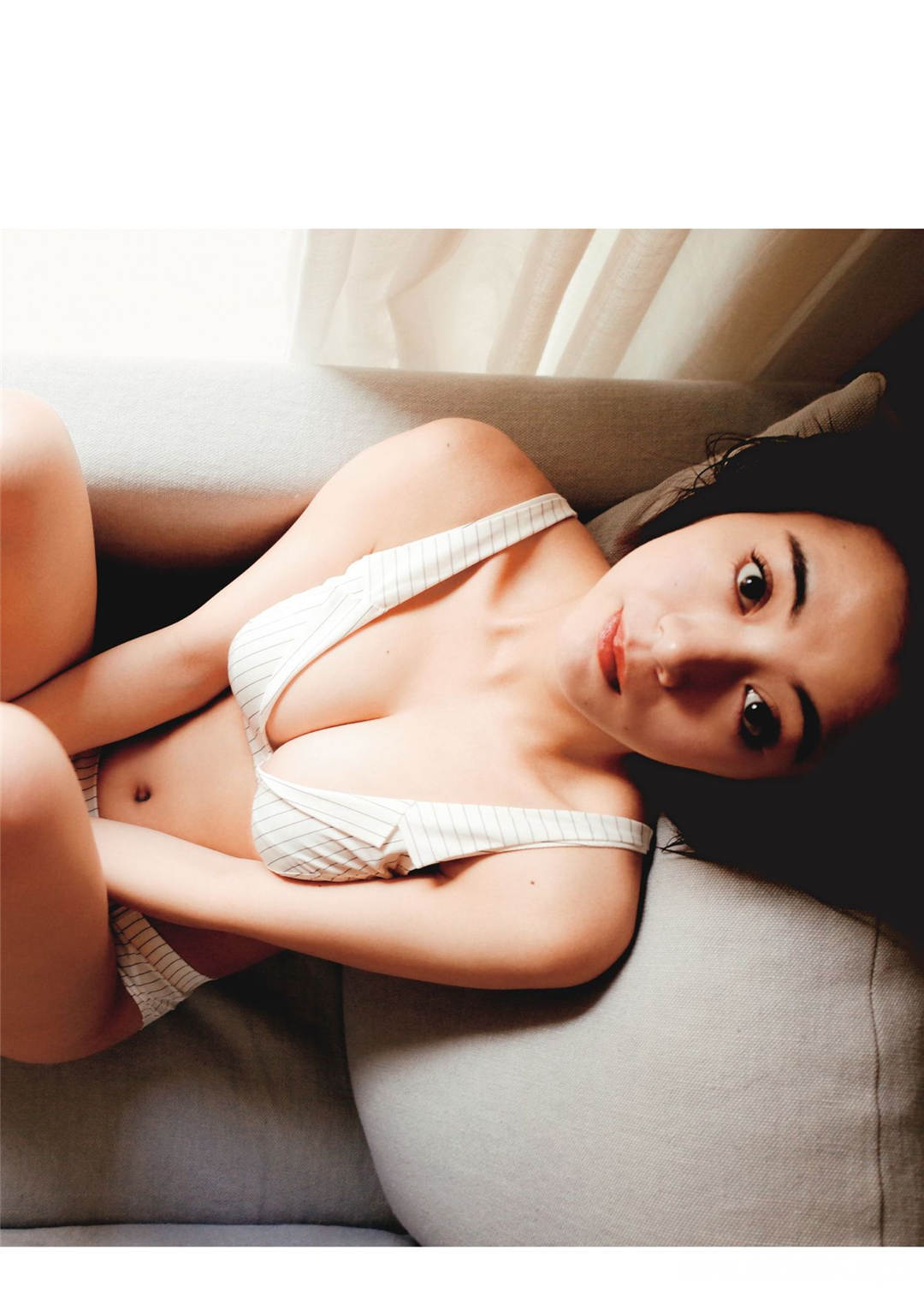 池田依来沙1ST写真集《Pinturita》高清全本