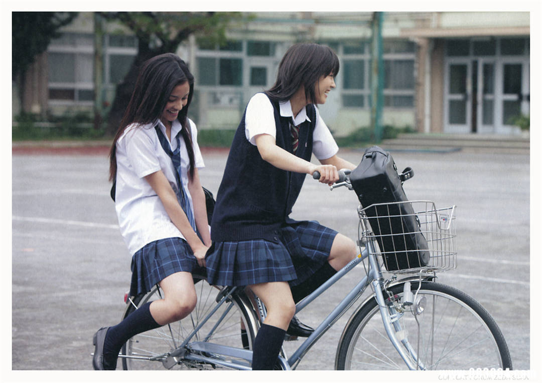 堀北真希、黑木明纱百合写真集《missmatch》高清全本