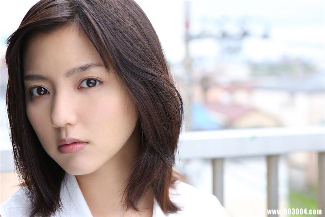 真野惠里菜写真集《NO.131 Erina Mano》