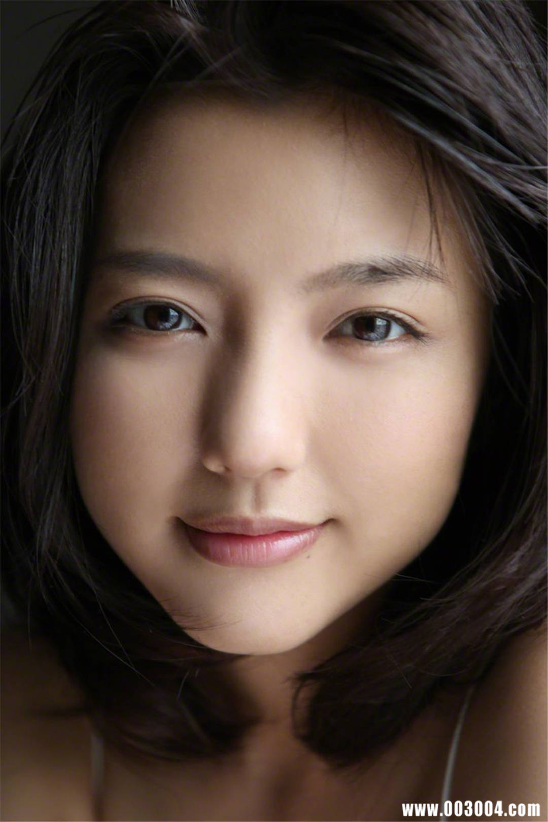 真野惠里菜写真集《NO.131 Erina Mano》