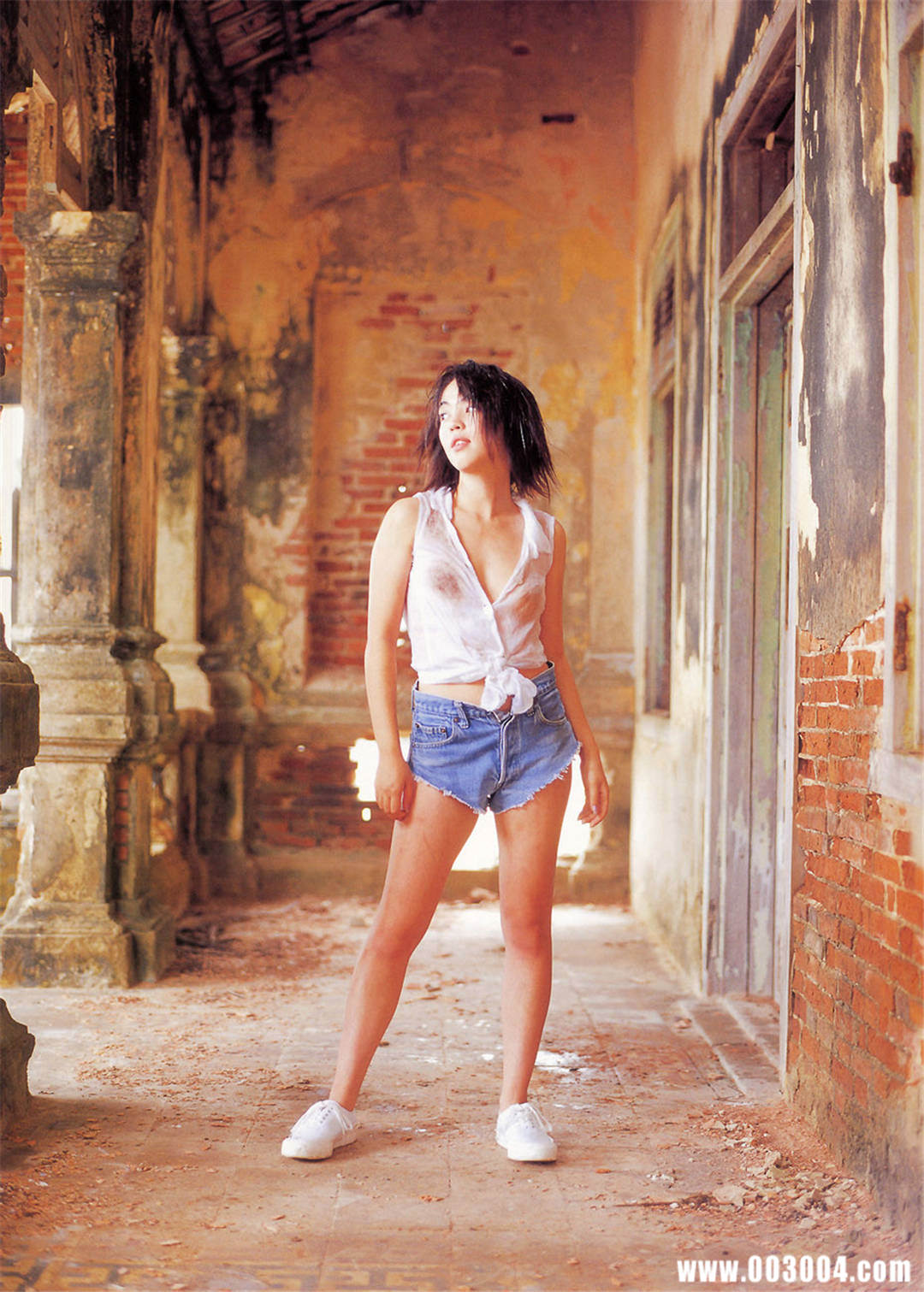 永井流奈写真集《なんでぇ？》高清全本