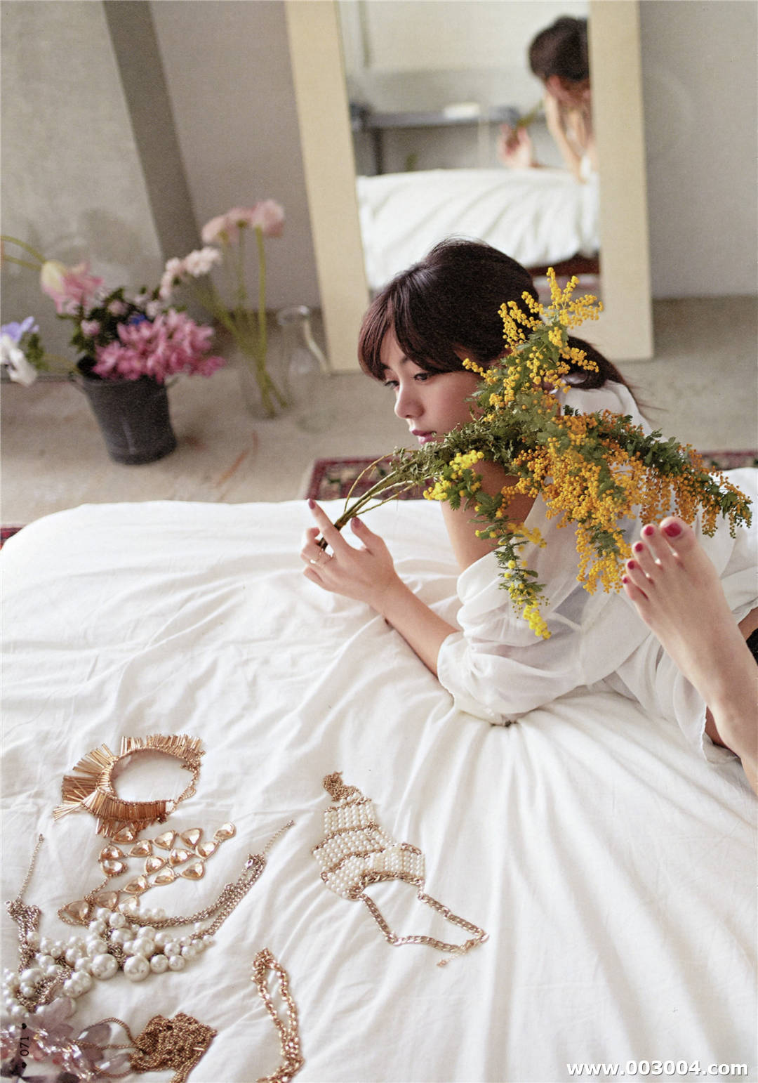 无处安放的迷人魅力 | 池田依来沙写真集《LEVEL19-20》高清全本