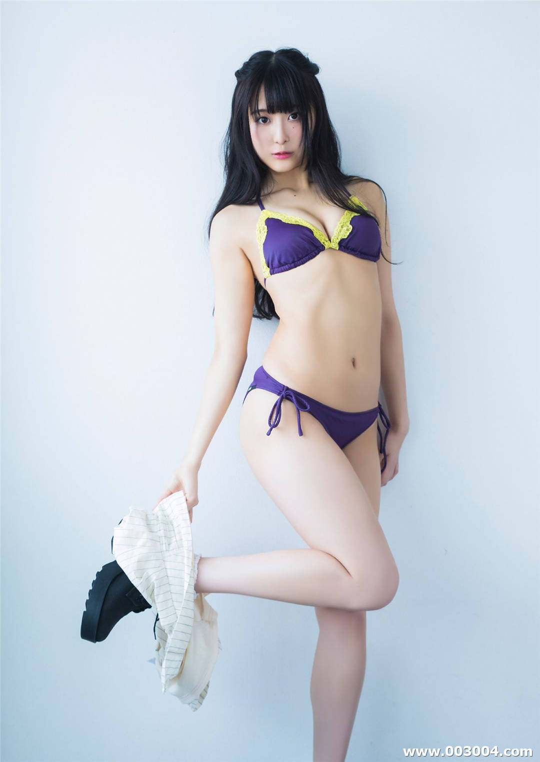 真岛なおみ写真集《不思議な少女の秘密の花園》高清全本