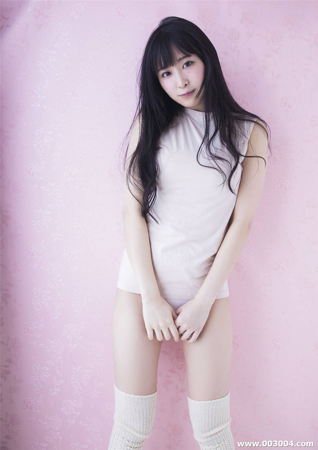 真岛なおみ写真集《不思議な少女の秘密の花園》高清全本