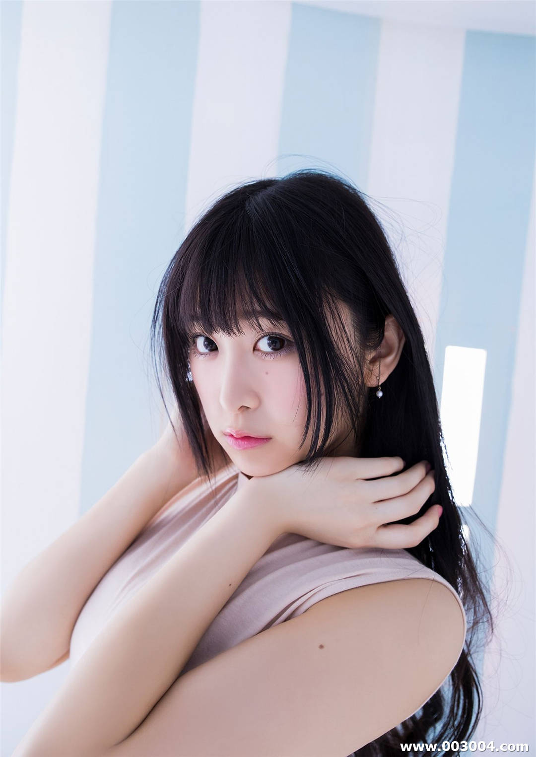 真岛なおみ写真集《不思議な少女の秘密の花園》高清全本