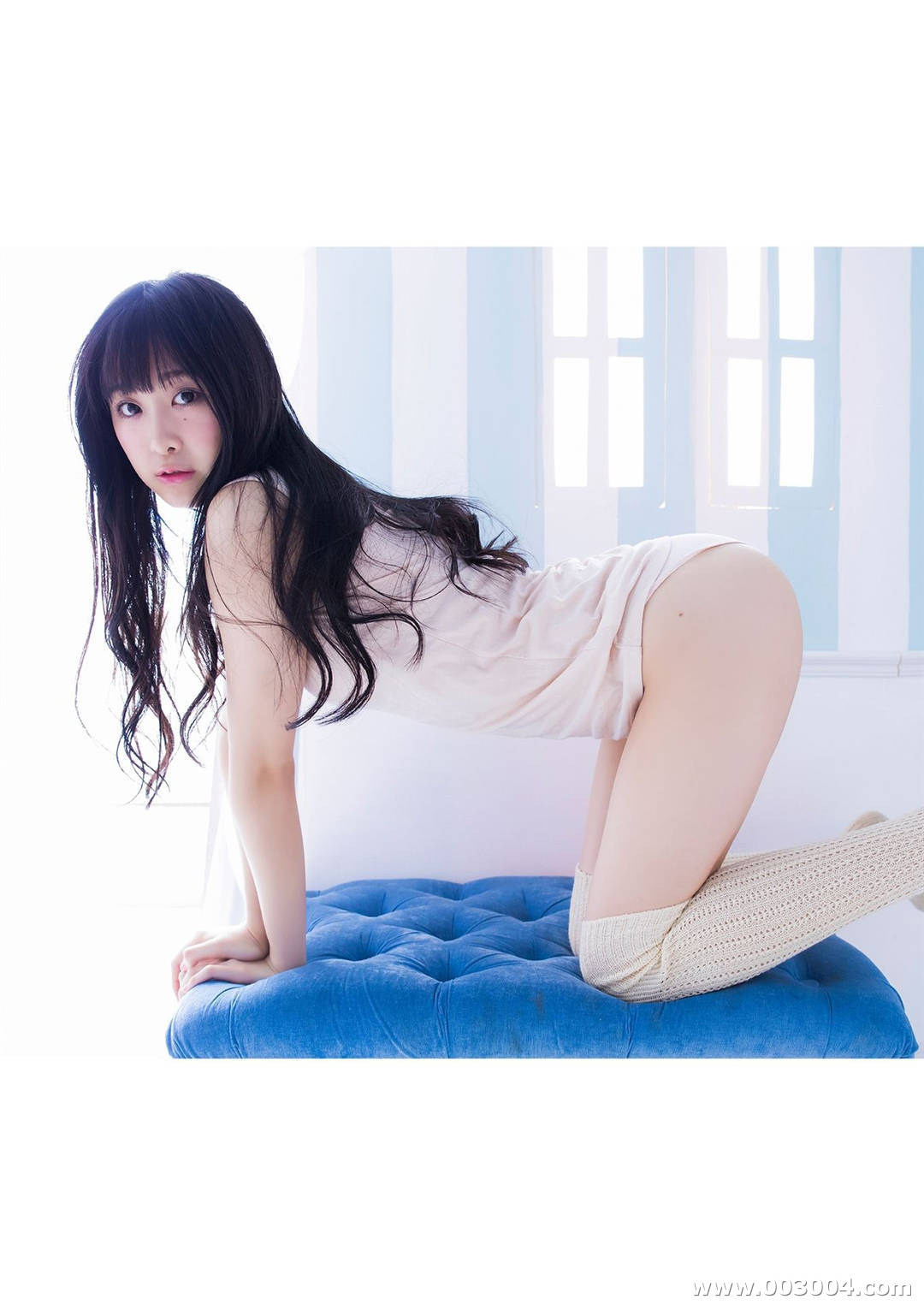 真岛なおみ写真集《不思議な少女の秘密の花園》高清全本