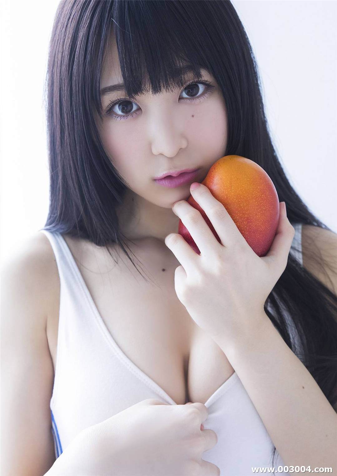 真岛なおみ写真集《不思議な少女の秘密の花園》高清全本