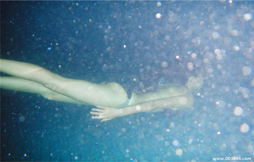 菜菜绪写真集《1028_24 NANAO 菜々緒 超絶美脚》高清全本