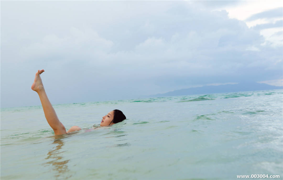 菜菜绪写真集《1028_24 NANAO 菜々緒 超絶美脚》高清全本