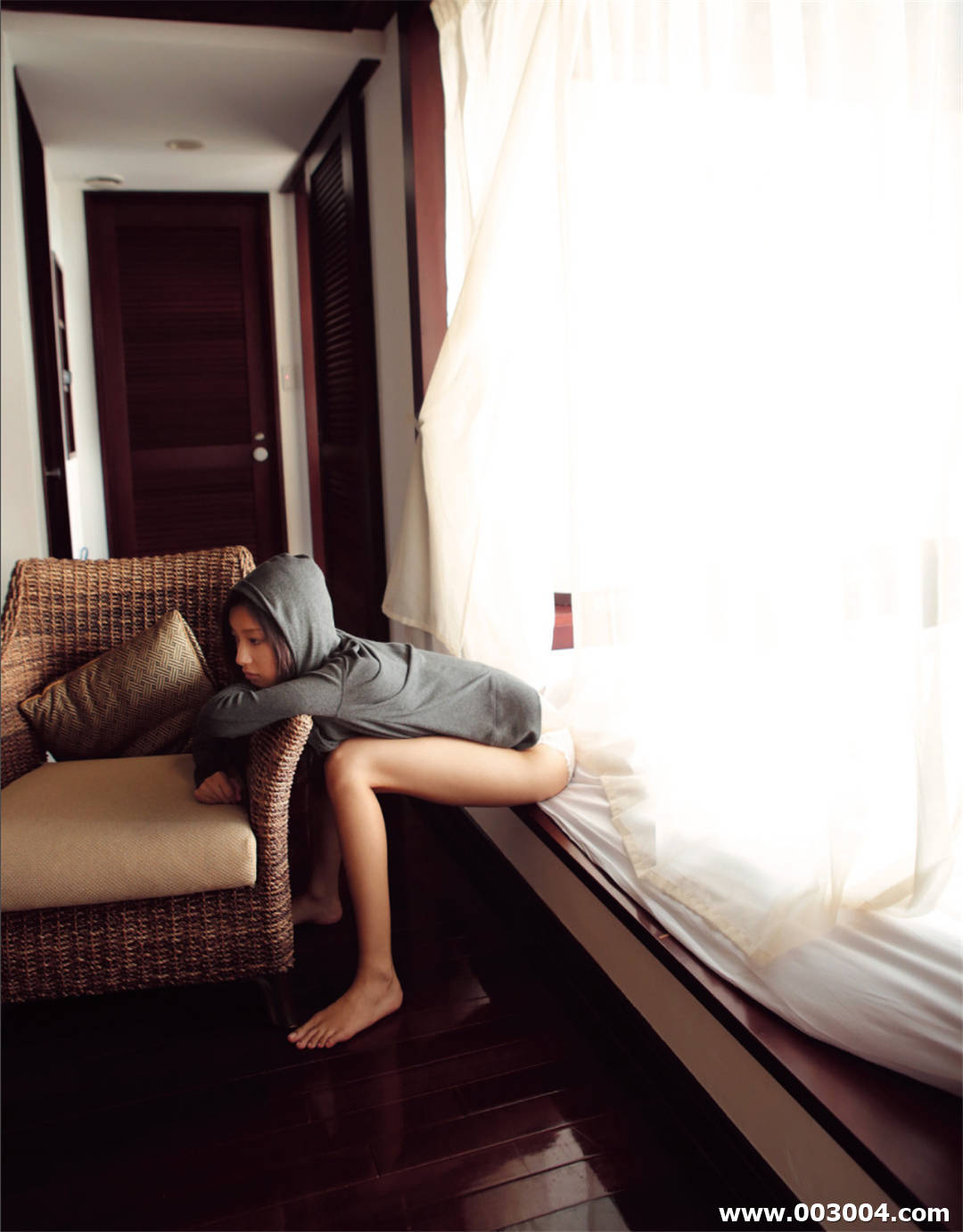 菜菜绪写真集《1028_24 NANAO 菜々緒 超絶美脚》高清全本