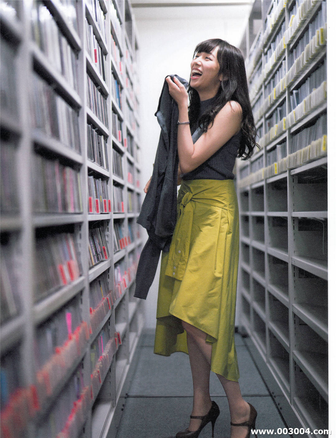 新内真衣1st写真集《どこにいるの》高清全本