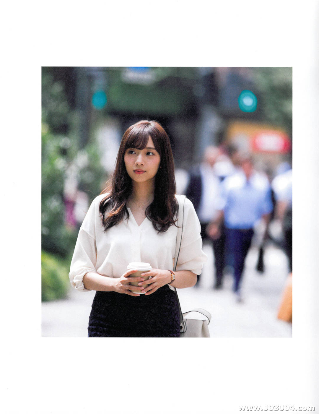 新内真衣1st写真集《どこにいるの》高清全本