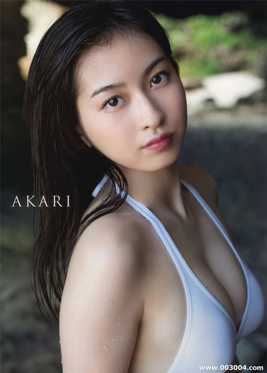 17岁初绽放 | 植村朱莉写真集《AKARI》