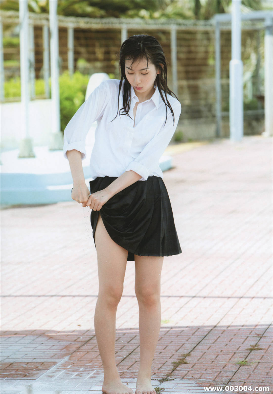 17岁初绽放 | 植村朱莉写真集《AKARI》