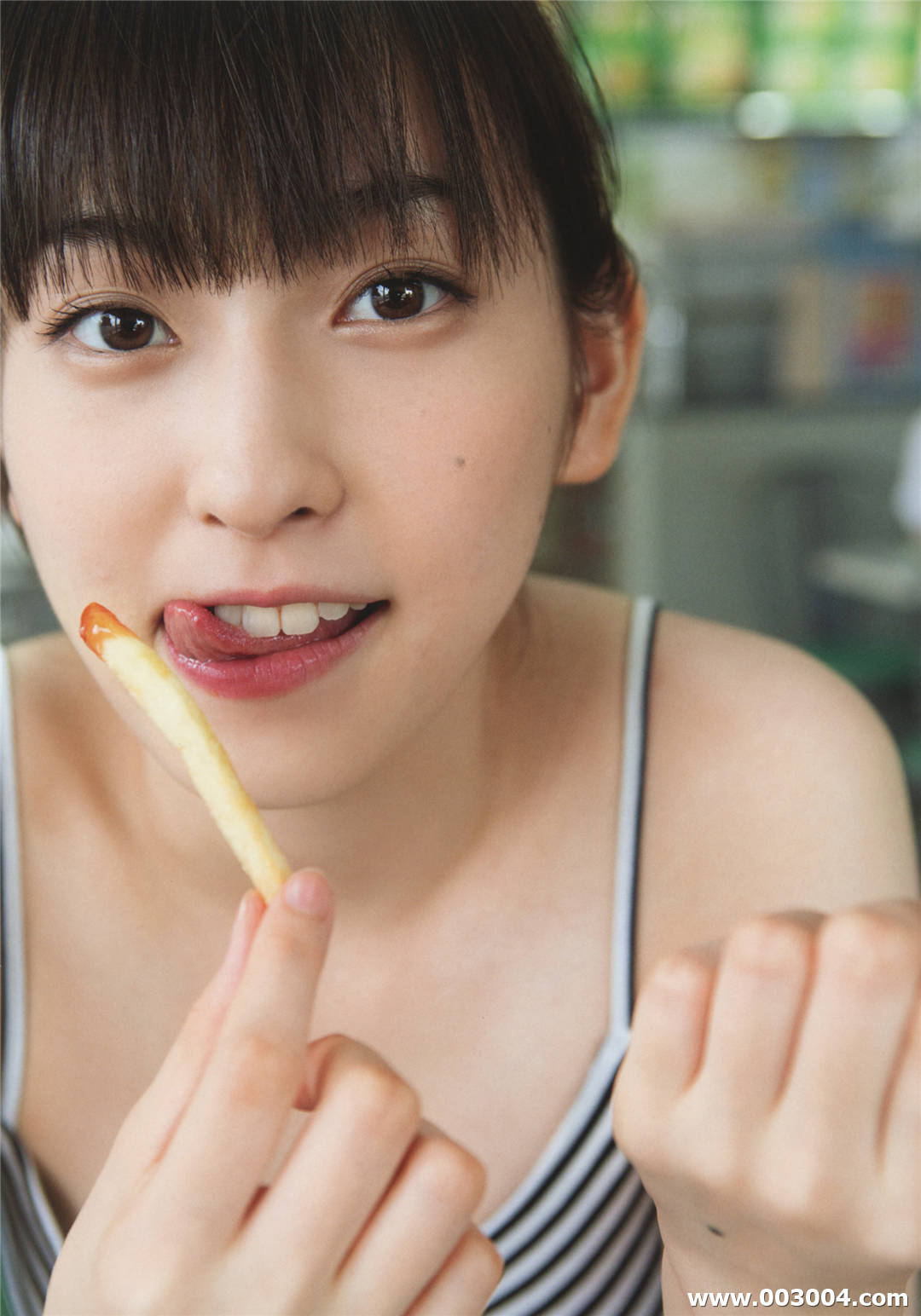 17岁初绽放 | 植村朱莉写真集《AKARI》