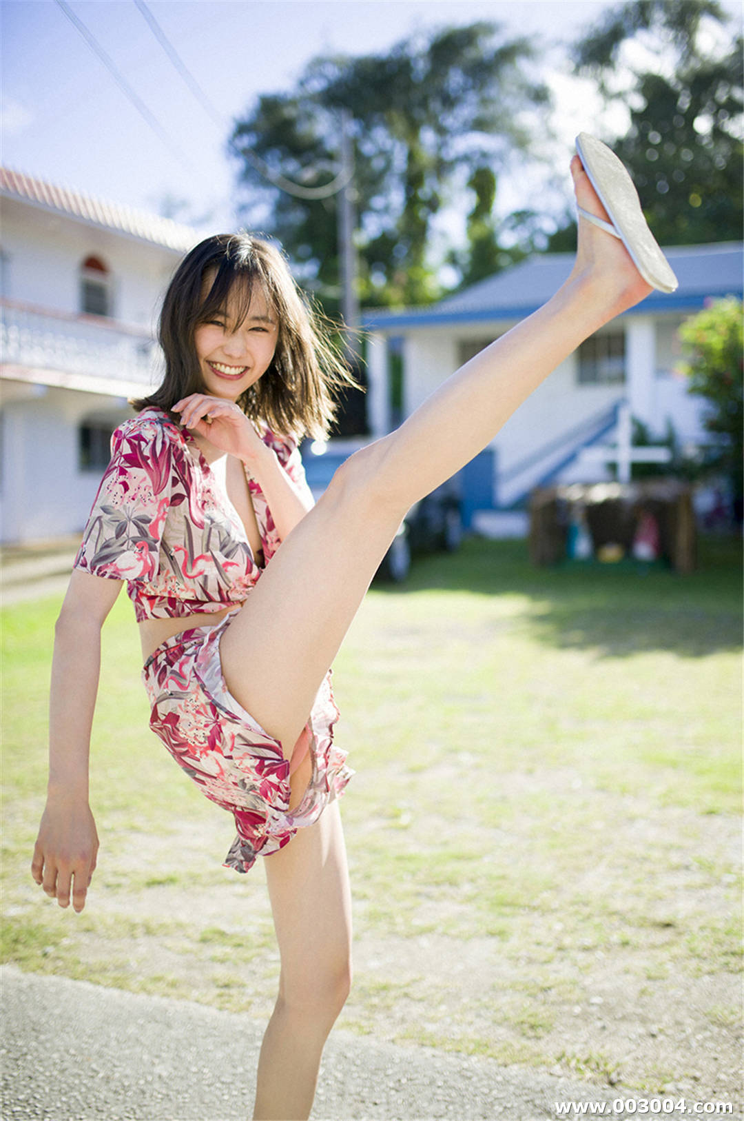 铃木友菜写真集《なんだこりゃ、天使すぎる！》高清全本