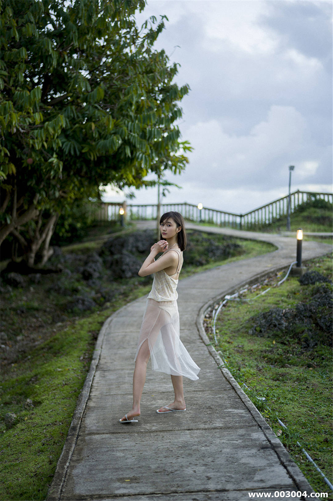 铃木友菜写真集《なんだこりゃ、天使すぎる！》高清全本