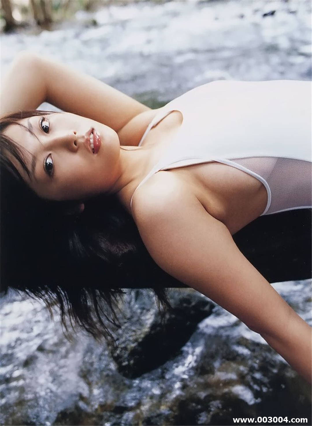 三津谷叶子写真集《On The Way》高清全本