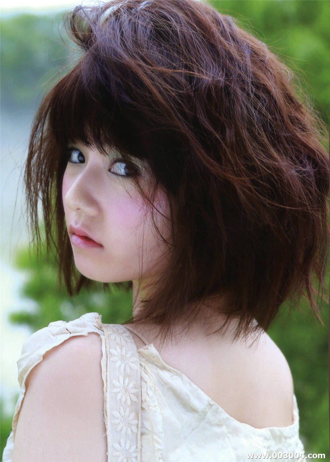 岛崎遥香1st写真集《ぱるる、困る》高清全本