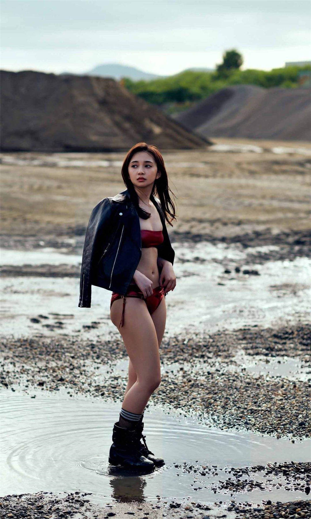 小宫有纱写真集《Solo squadron show!!! ひとり戦隊ショー！！！》高清全本